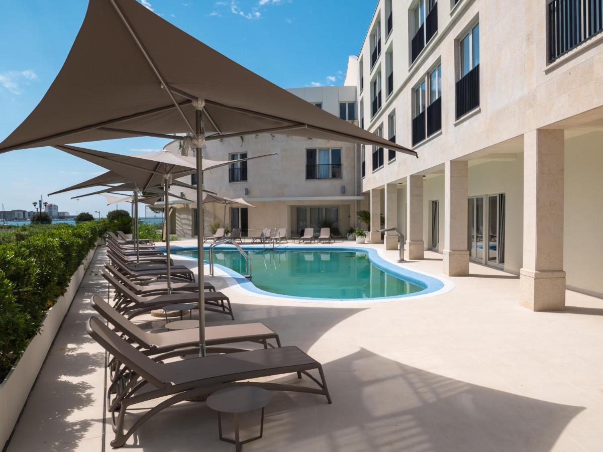 אומאג Garden Palace Resort מראה חיצוני תמונה